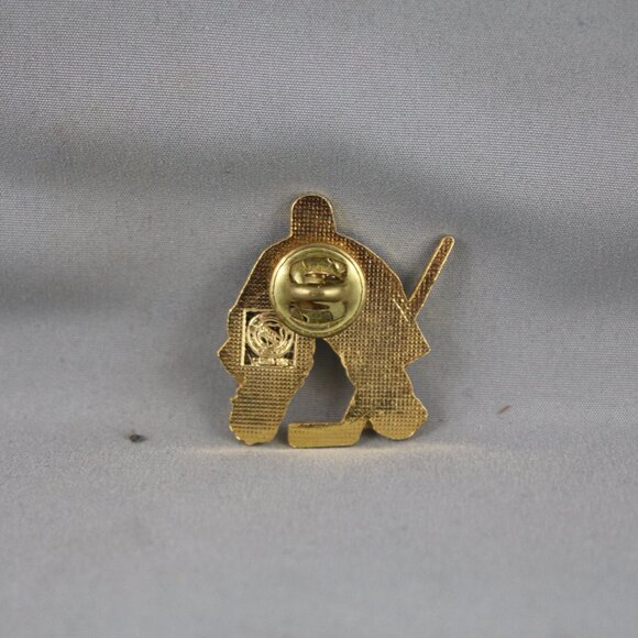 Pittsburgh Penguins Pin (VTG) - 1990s Goalie Away Uniform - Inlaid Pin - Picture 2 of 3